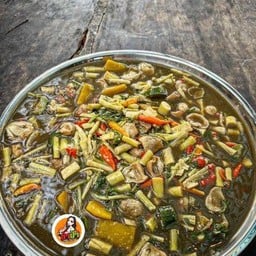 แกงหน่อไม้ใส่เห็ดฟาง