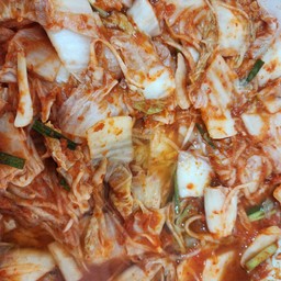 กิมจิ โฮมเมด รสมือแม่. สูตรพิเศษ. 200 กรัม  (เมนูฮิต)