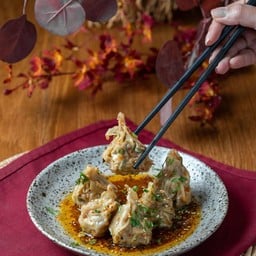 เกี๊ยวเสฉวนซอสหมาล่า