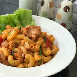 ผัดมักกะโรนีหมู