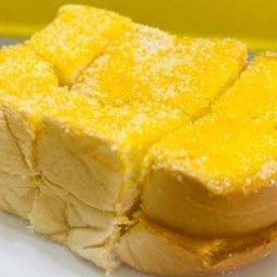 ขนมปังแผ่นปิ้ง เนยน้ำตาล (2แผ่น)