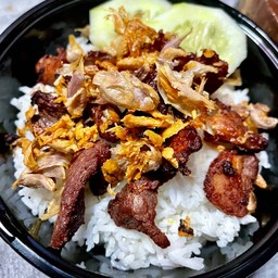 ข้าวหมูทอดกระเทียม