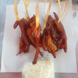 หมู 4 พวง + เหนียว 1 ห่อ
