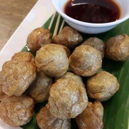 ลูกชิ้นเนื้อทอด