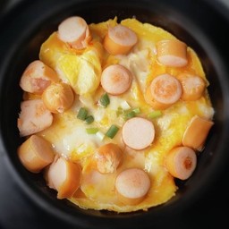 ข้าวไข่ข้น ไส้กรอกไก่