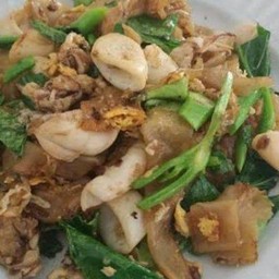 ผัดซีอิ๊วปลาหมึก