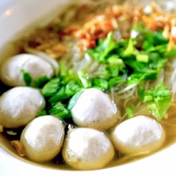 ก๋วยเตี๋ยวลูกชิ้นหมู