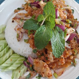 ข้าวยำไก่แซบ