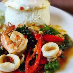 ผัดฉ่าทะเล(ราดข้าว)