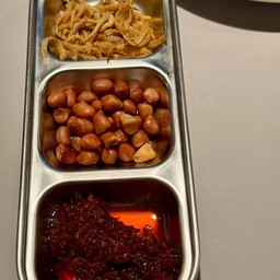 เครื่องเคียงกินกับข้าวสวย