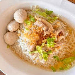 ก๋วยเตี๋ยวลูกชิ้นหมูสด