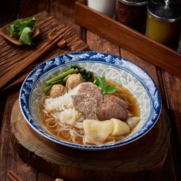 A1 ก๋วยเตี๋ยว รวมเนื้อสด ชิ้น ตับ ริ้ว ขอบ