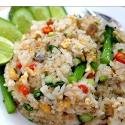 ข้าวผัดคะน้าปลาเค็ม