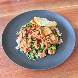 กะเพรา-หมูสามชั้น