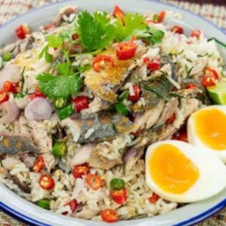 ข้าวแมว+ไข่ต้ม