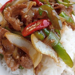 ข้าวหมูผัดพริกสด