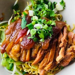 ก๋วยเตี๋ยวขาหมู