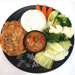 ข้าวน้ำพริกแจ๋ว+ไข่ชะอม