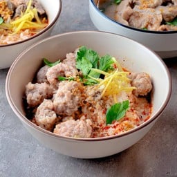 ข้าวต้มต้มยำหมูล้วน