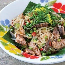 ยำขนมจีนข้าวกล้องปลาทู