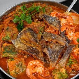 แกงส้มชะอมกุ้งปลาสลิด