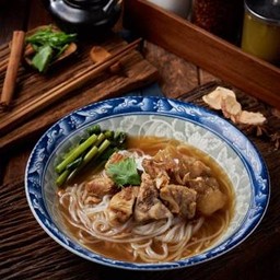 A2 ก๋วยเตี๋ยวเนื้อตุ๋น เอ็นตุ๋น