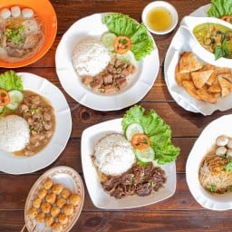 จักรพรรดิก๋วยเตี๋ยวลูกชิ้นน้ำใส โพธิ์แก้ว-ลาดพร้าว101