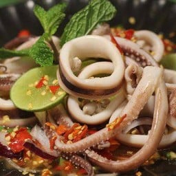 ยำปลาหมึก