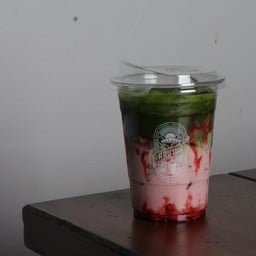 มัทฉะสตรอว์เบอร์รี่