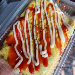 ข้าวผัดไส้กรอก เบคอน ห่อไข่