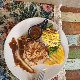 สเต็กหมูพริกไทยดำ