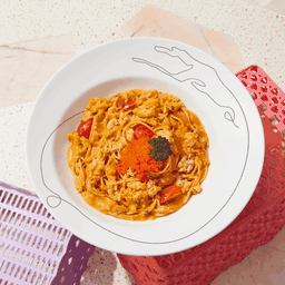 สปาเกตตีผัดซอสครีมกุ้งและเนื้อปู