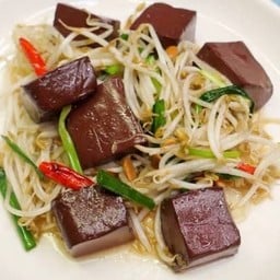 เลือดผัดถั่วงอก