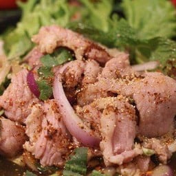 น้ำตกหมูนุ่ม