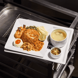 ข้าวผัดนํ้าพริกเผากุ้งสด