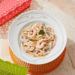 เฟตตูชินีครีมกุ้ง