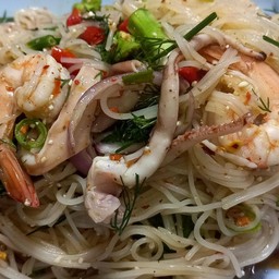 ยำขนมจีนทะเล