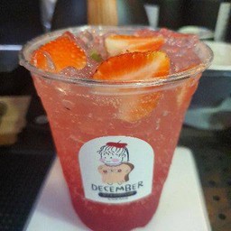 สตรอเบอร์รี่โซดา