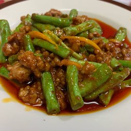 ผัดพริกแกงหมูสับ