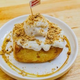 Coconut Sauce With Coconut Ice Cream Toast