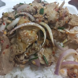 ข้าวหมูน้ำตก