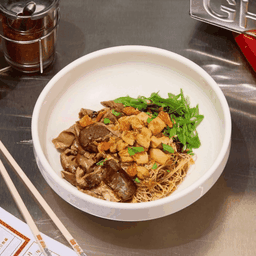 ก๋วยเตี๋ยวแห้งเนื้อตุ๋นสูตรพิเศษ