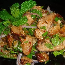 หมูน้ำตก