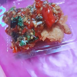 กะเพราหมูทอดกรอบราดข้าว