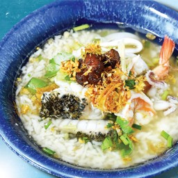 ข้าวต้มปลาเก๋ารวมมิตร (กุ้ง,หมึก)