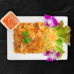 ทะเลกระเทียม (Deep-Fried Seafood With Garlic)