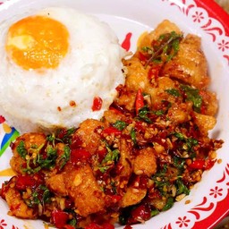 ข้าวกะเพราพริกแห้งกากหมูโบราณ