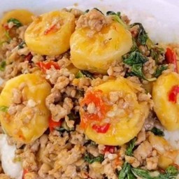 กะเพราเตาหู้ราดข้าว