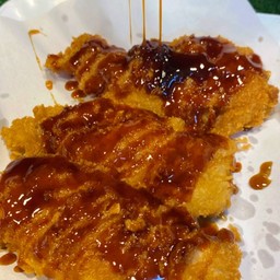 ไก่ทอดไร้กระดูกราด ซอสเผ็ด