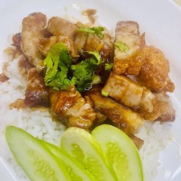 ข้าวหมูกรอบน้ำมันหอย